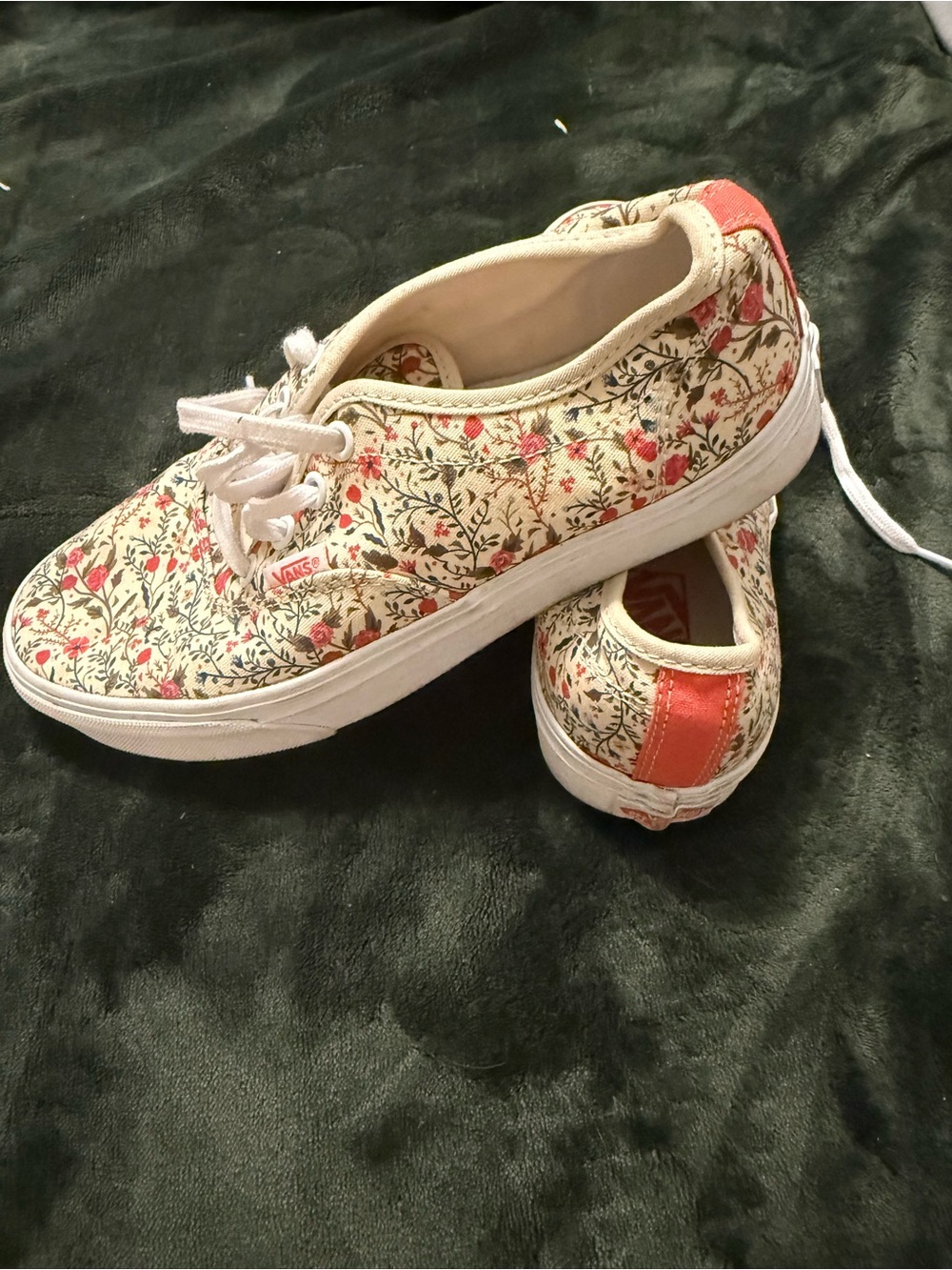 Beautiful Cream & Pink Floral Shoes Women’s Size 7 – New Without Tags 🌸💕